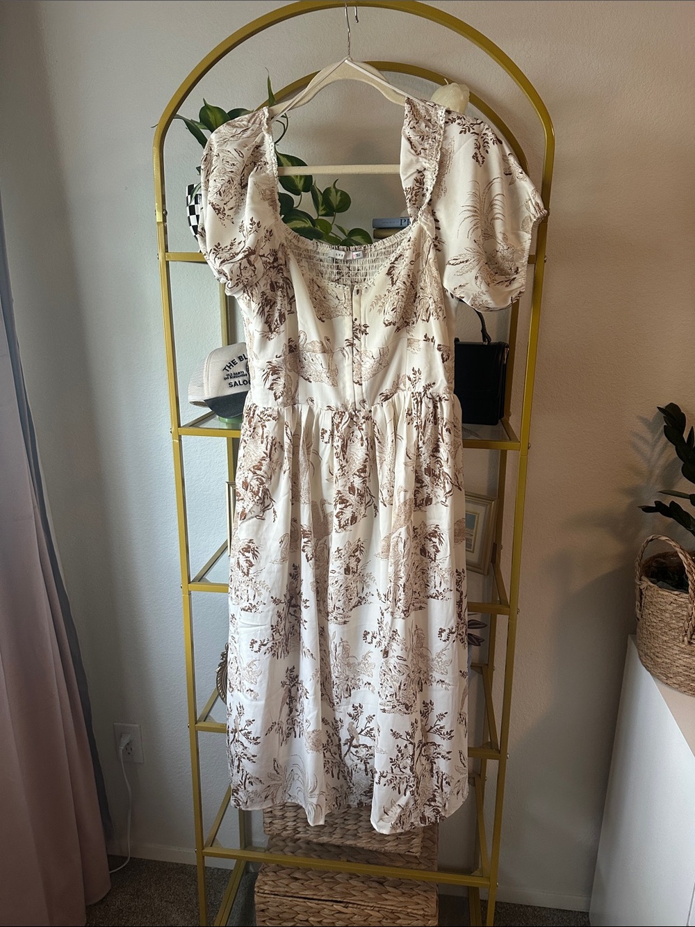 Lush - NWT- Women's Cream Floral Puff-Sleeve Midi Dress